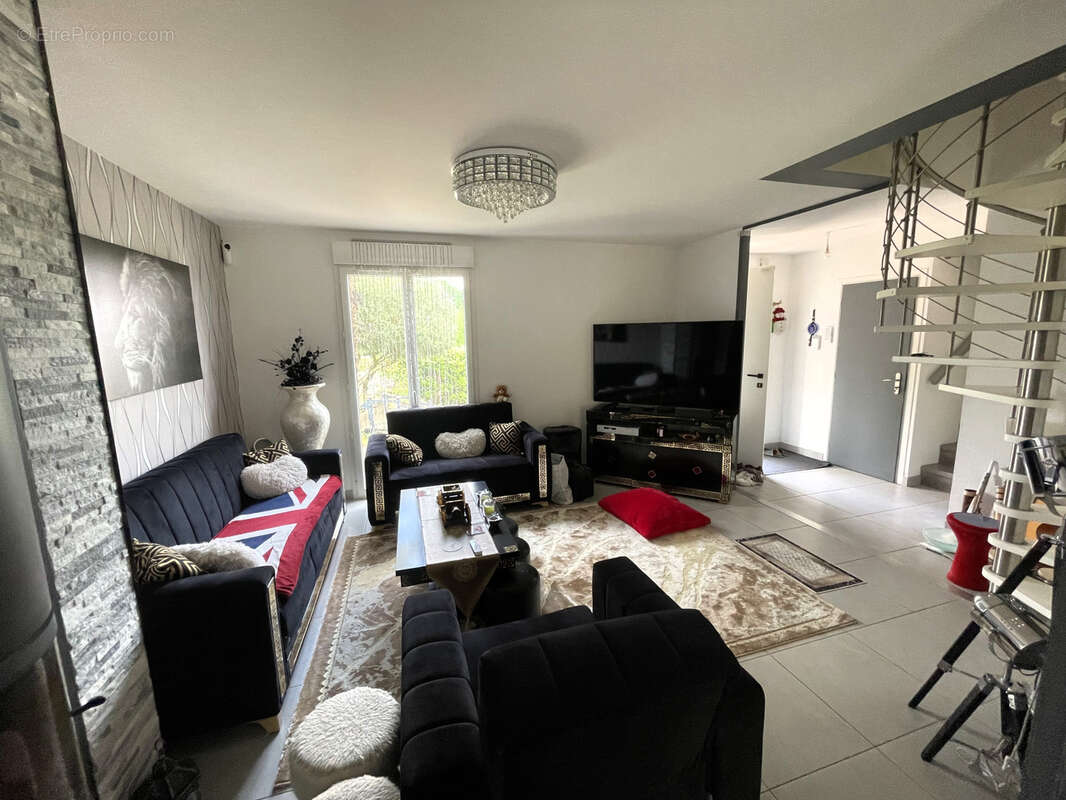 Maison à SAINTE-LUCE-SUR-LOIRE