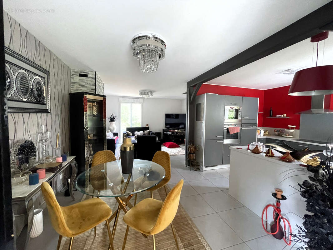 Maison à SAINTE-LUCE-SUR-LOIRE