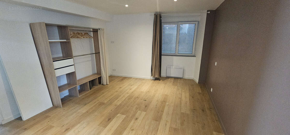 Maison à SAINT-JULIEN-DE-VOUVANTES