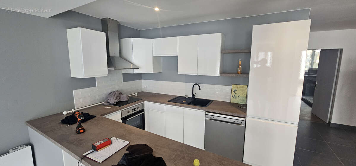 Maison à SAINT-JULIEN-DE-VOUVANTES