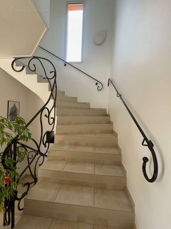 Maison à ROQUEBRUNE-SUR-ARGENS