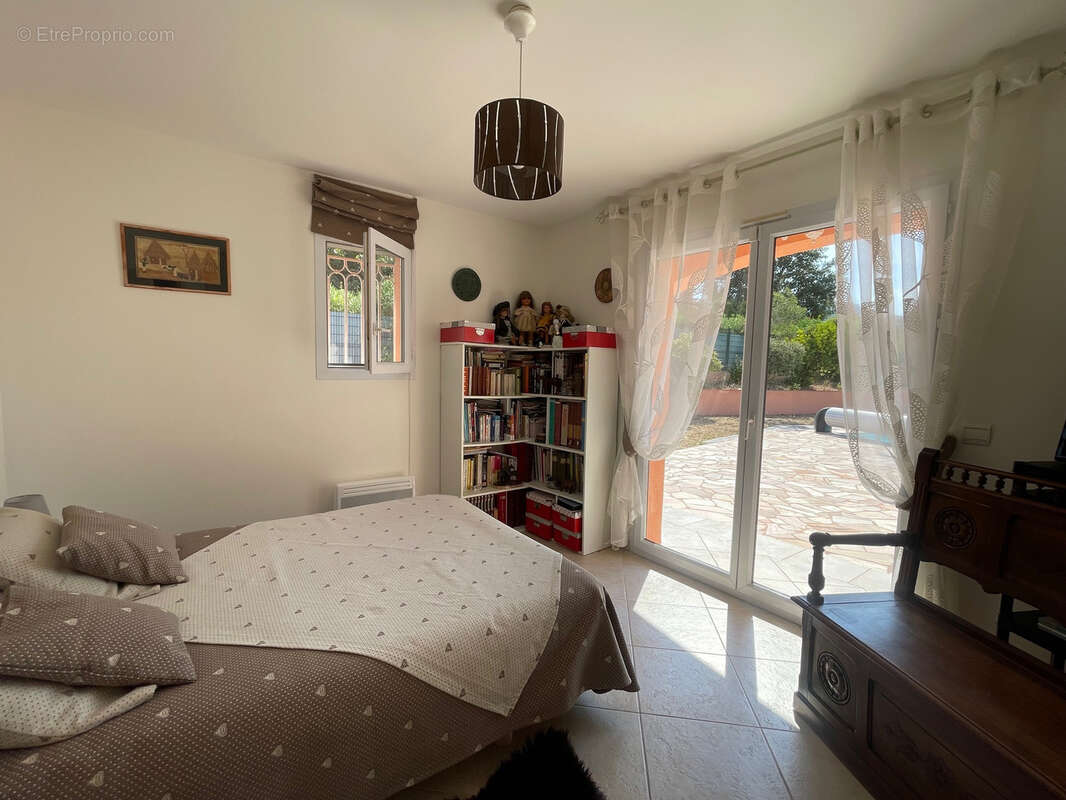 Maison à ROQUEBRUNE-SUR-ARGENS