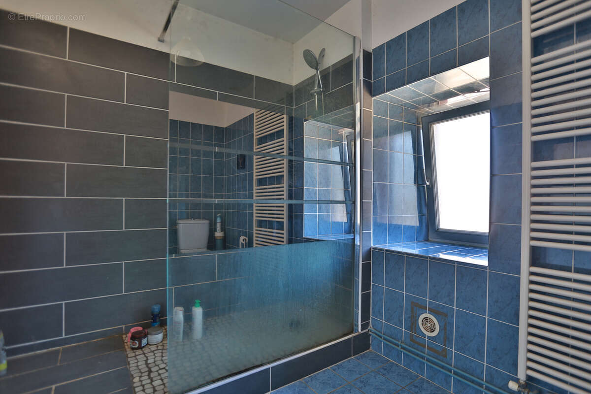 Maison à FRUGIERES-LE-PIN