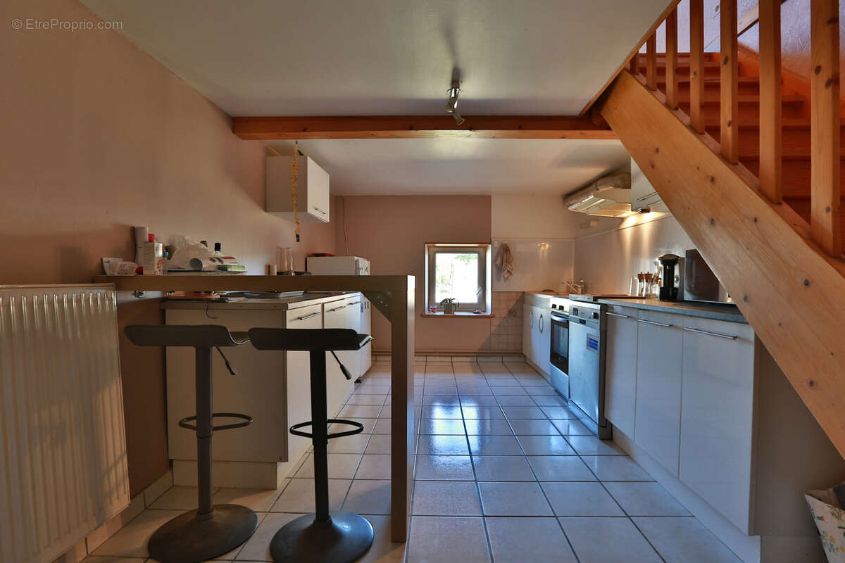 Maison à FRUGIERES-LE-PIN