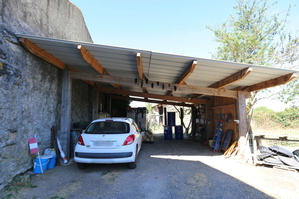 Maison à FRUGIERES-LE-PIN