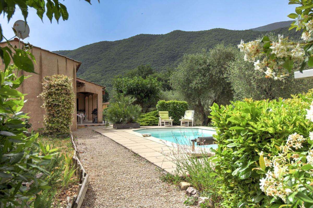 Maison à ROQUESTERON