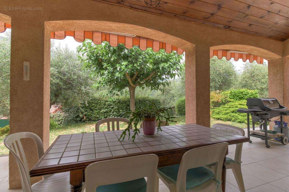 Maison à ROQUESTERON