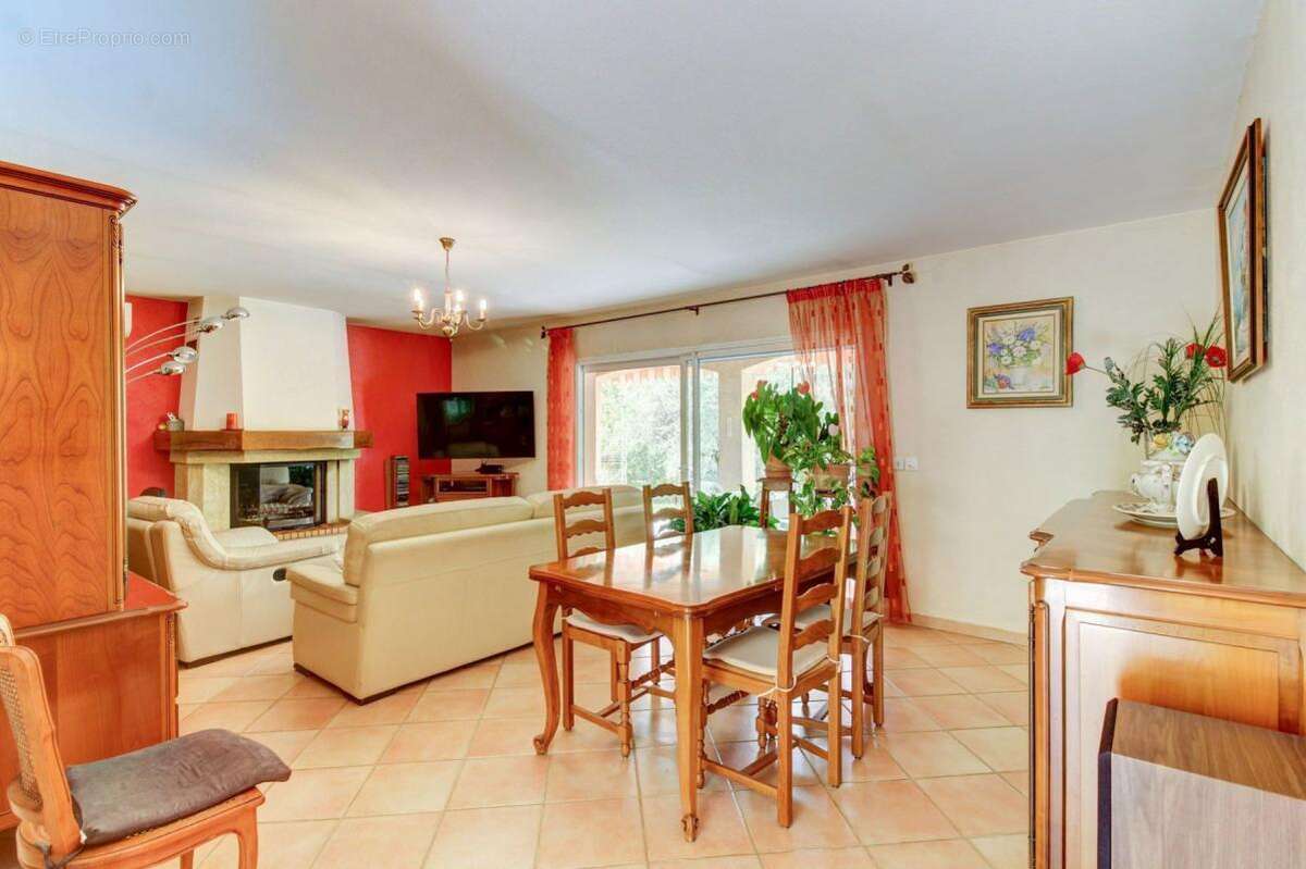 Maison à ROQUESTERON