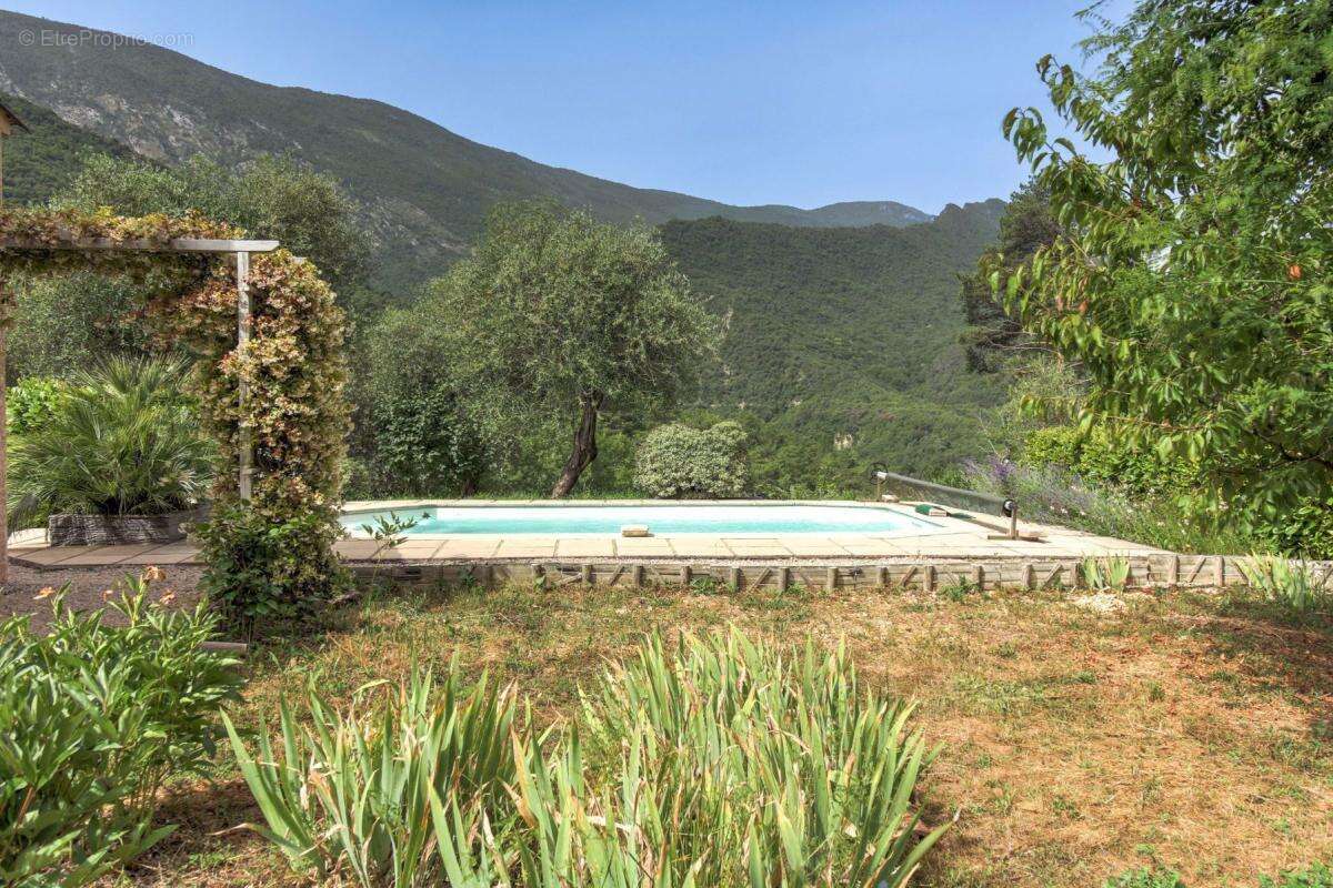 Maison à ROQUESTERON