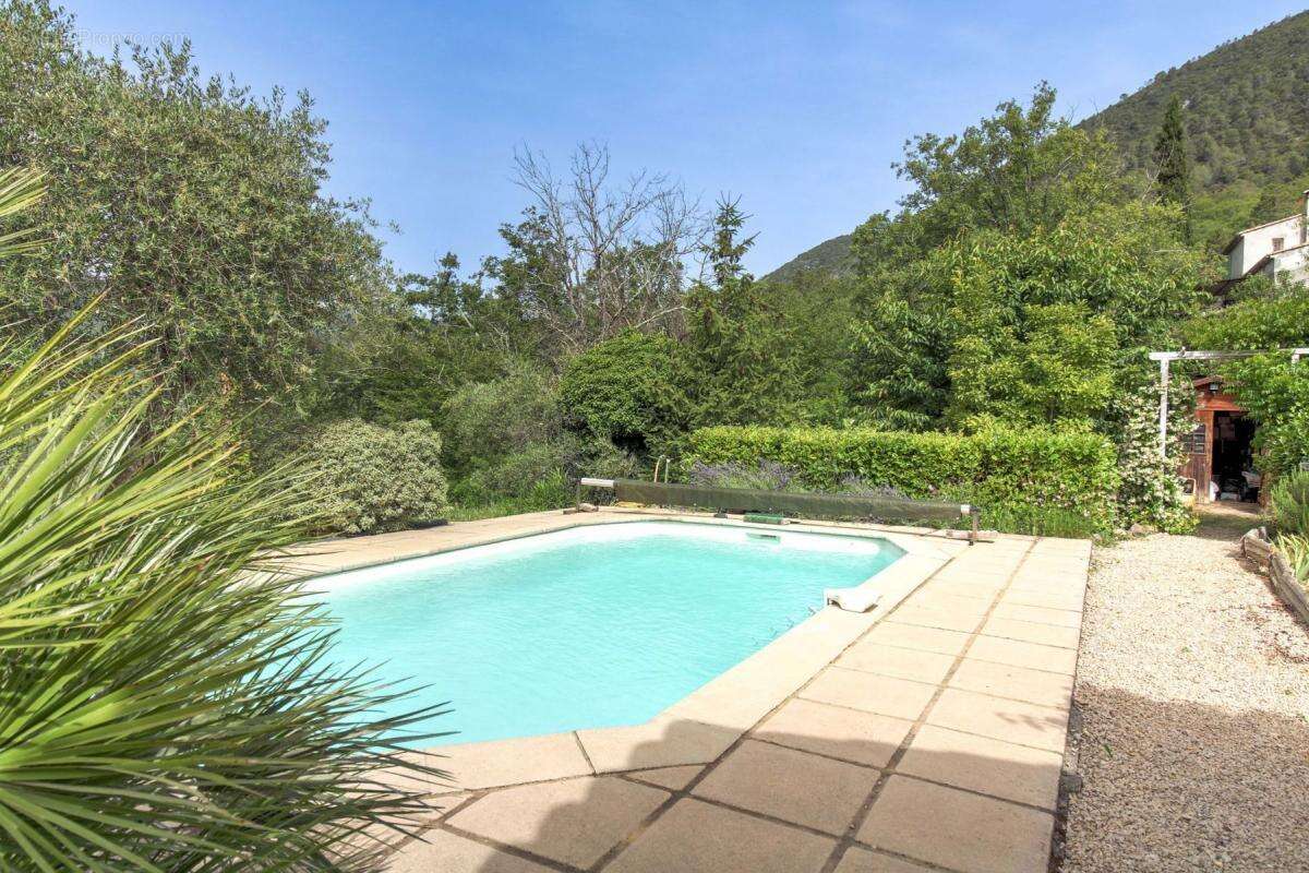 Maison à ROQUESTERON