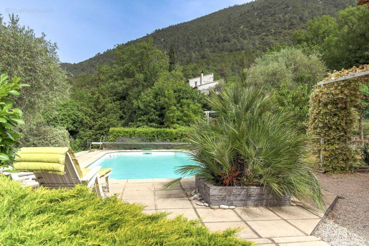 Maison à ROQUESTERON