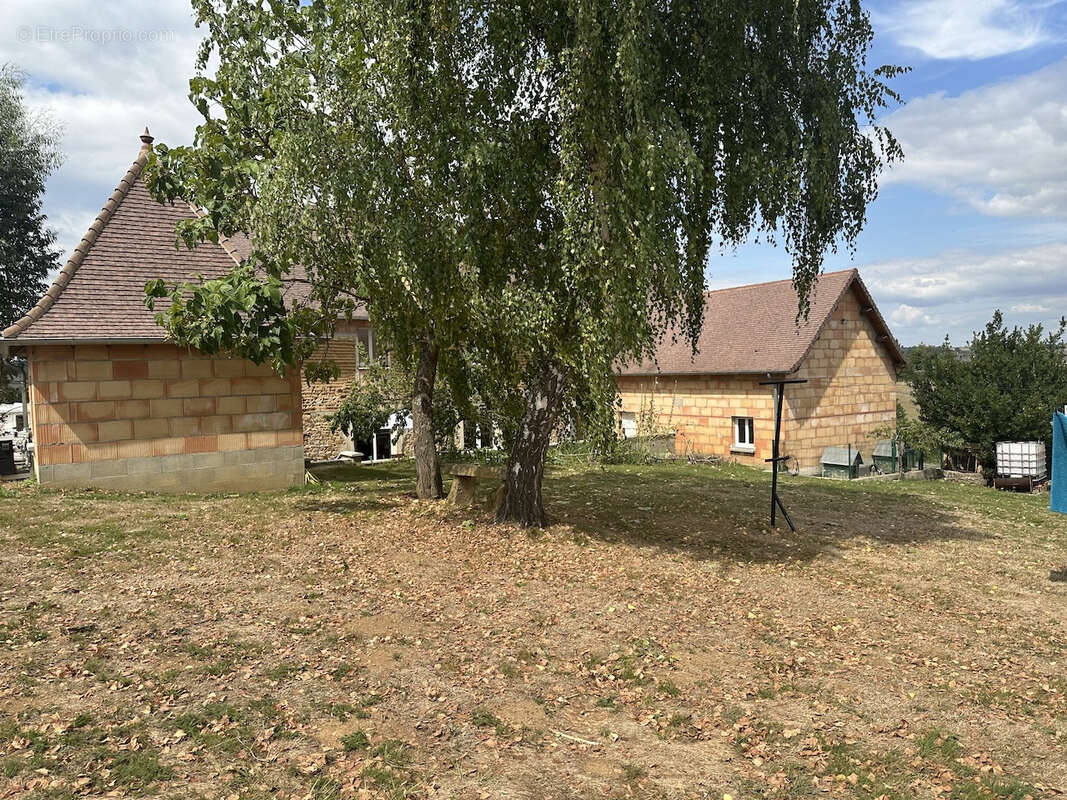 Maison à SAINT-DIDIER-EN-BRIONNAIS