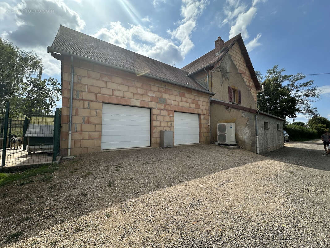 Maison à SAINT-DIDIER-EN-BRIONNAIS