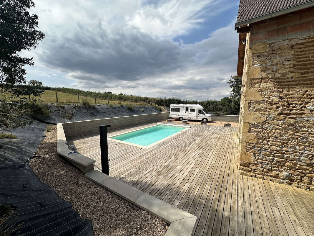 Maison à SAINT-DIDIER-EN-BRIONNAIS