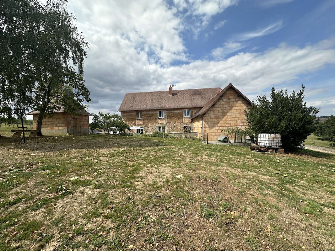 Maison à SAINT-DIDIER-EN-BRIONNAIS