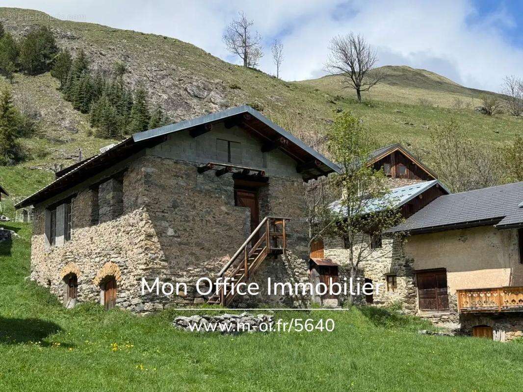 Maison à SAINT-MARTIN-DE-BELLEVILLE