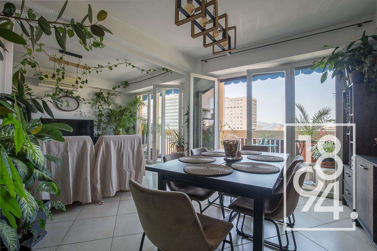 Appartement à MARSEILLE-5E