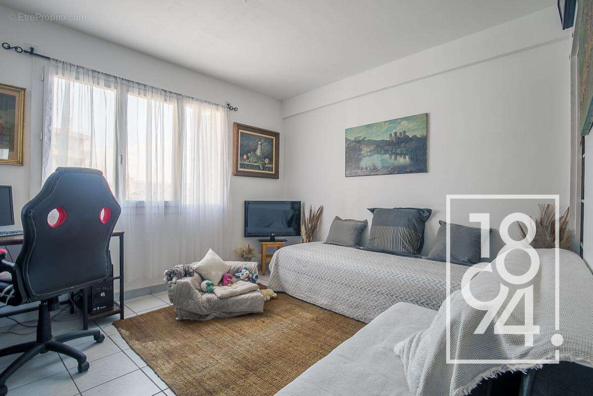 Appartement à MARSEILLE-5E
