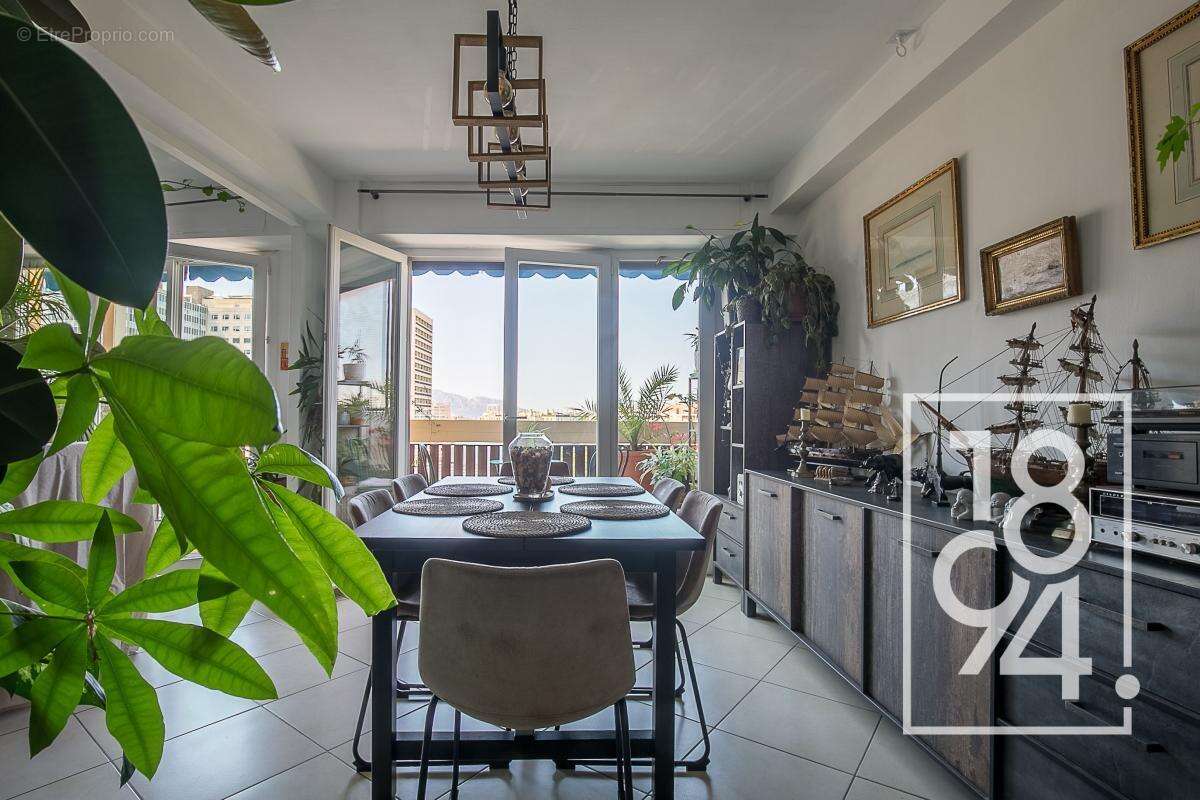 Appartement à MARSEILLE-5E