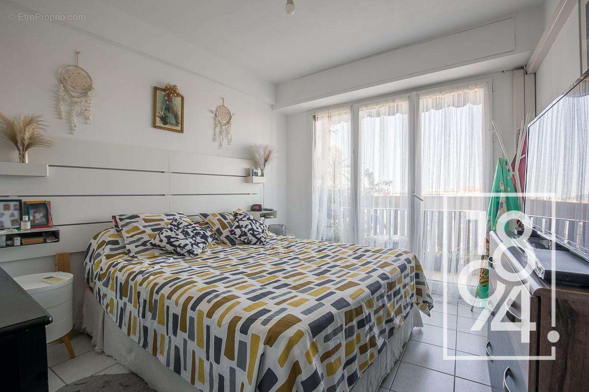Appartement à MARSEILLE-5E