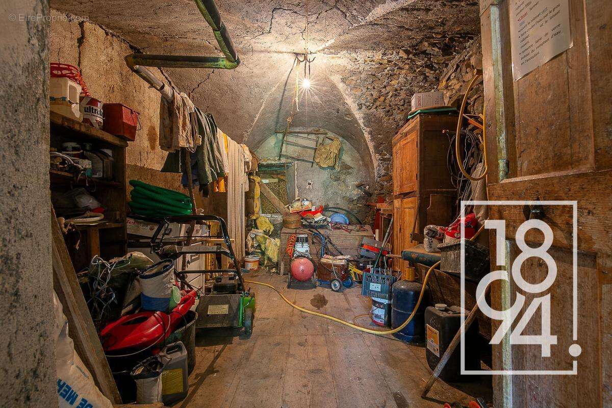 Maison à ENCHASTRAYES