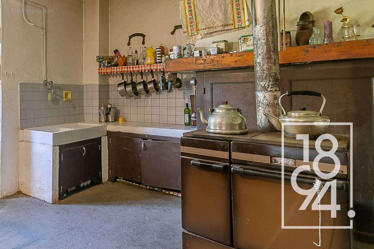 Maison à ENCHASTRAYES