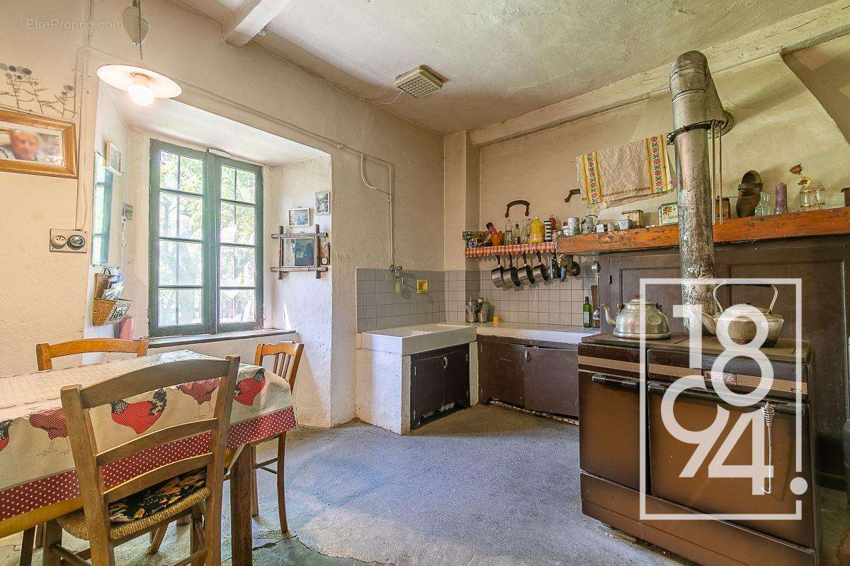 Maison à ENCHASTRAYES