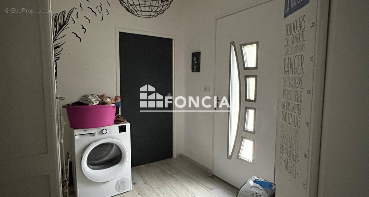 Maison à FONTCOUVERTE