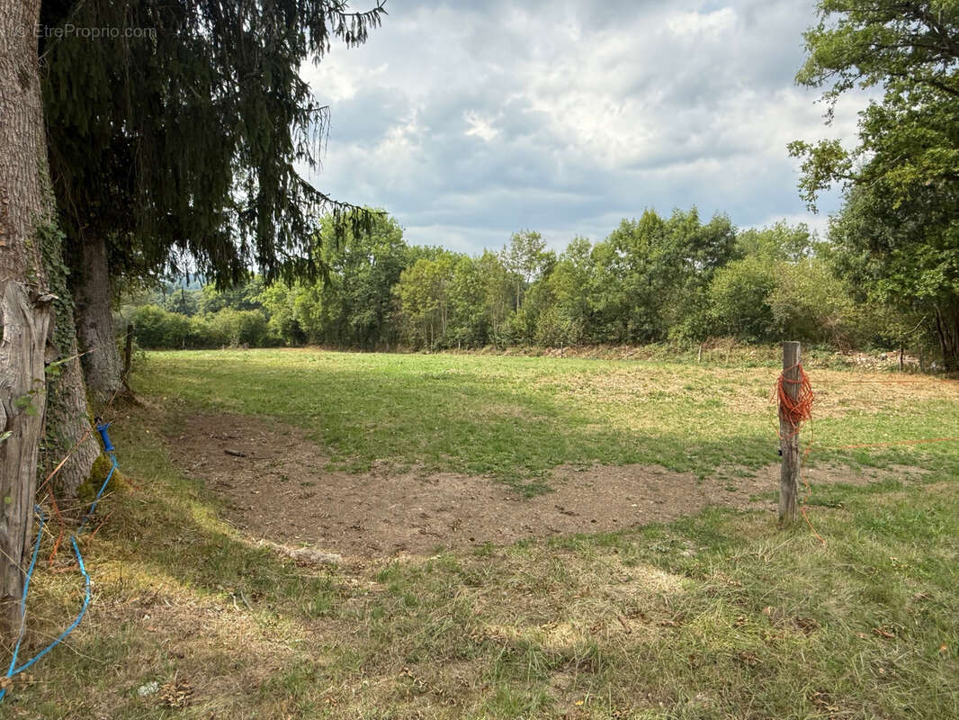 Maison à SAINT-JULIEN-LA-GENESTE