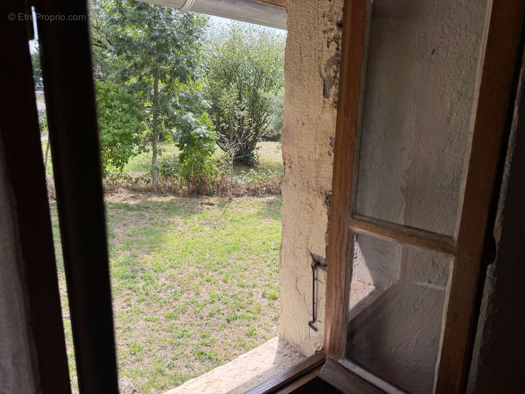 Maison à SAINT-JULIEN-LA-GENESTE