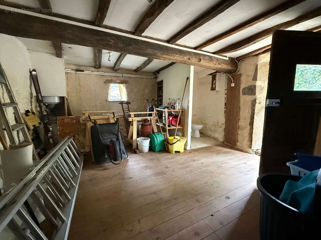 Maison à SAINT-JULIEN-LA-GENESTE