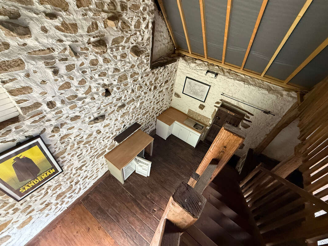 Maison à SAINT-JULIEN-LA-GENESTE