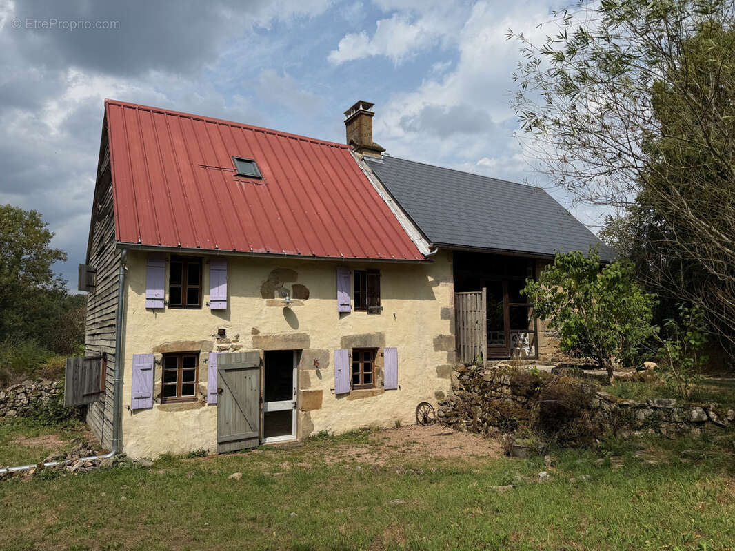 Maison à SAINT-JULIEN-LA-GENESTE