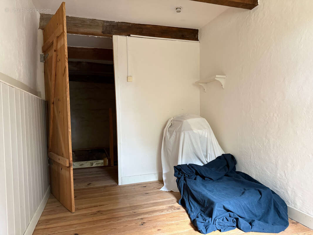 Maison à SAINT-JULIEN-LA-GENESTE