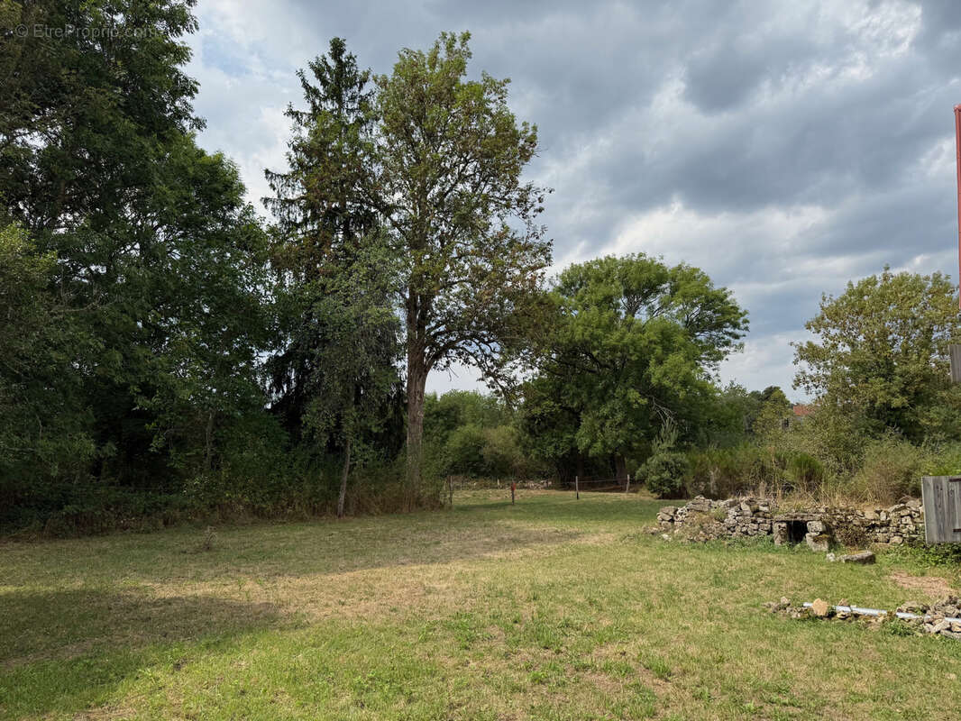 Maison à SAINT-JULIEN-LA-GENESTE