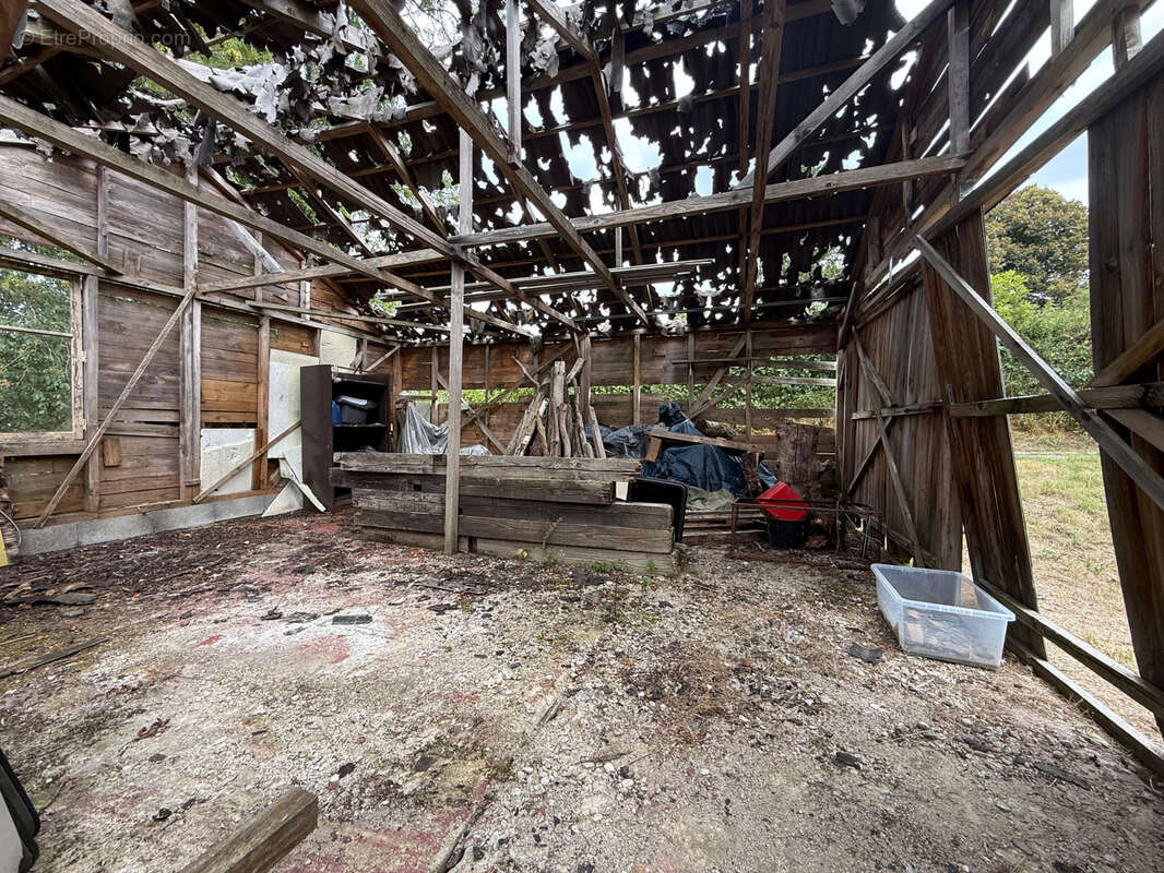 Maison à SAINT-JULIEN-LA-GENESTE