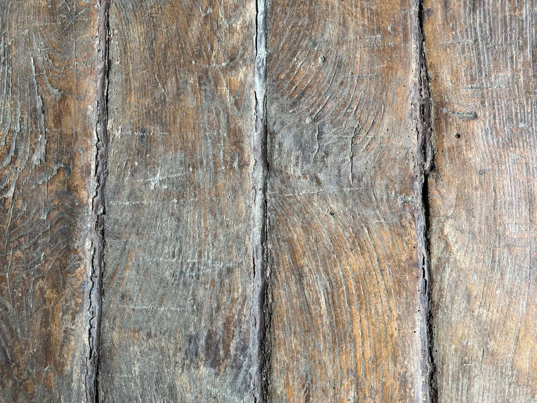 Maison à SAINT-JULIEN-LA-GENESTE