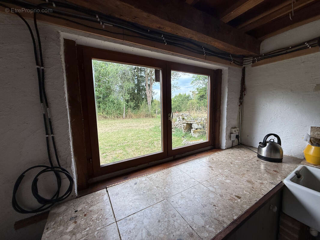 Maison à SAINT-JULIEN-LA-GENESTE