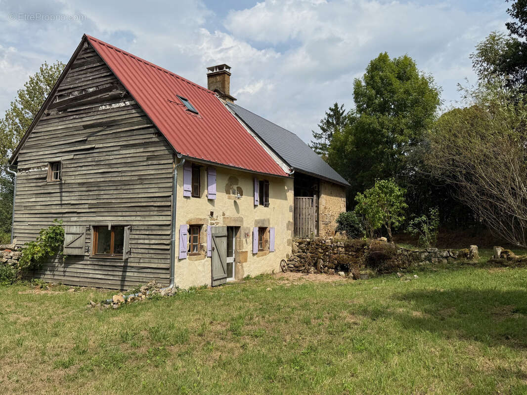 Maison à SAINT-JULIEN-LA-GENESTE