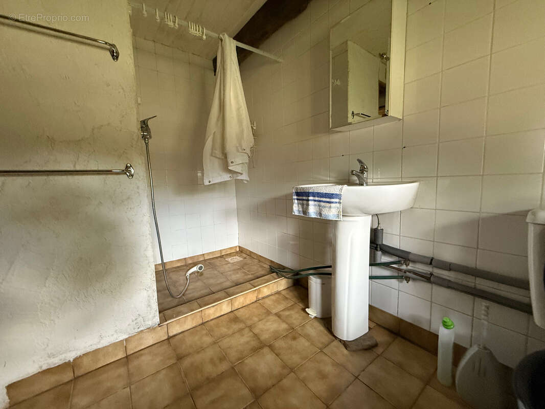 Maison à SAINT-JULIEN-LA-GENESTE