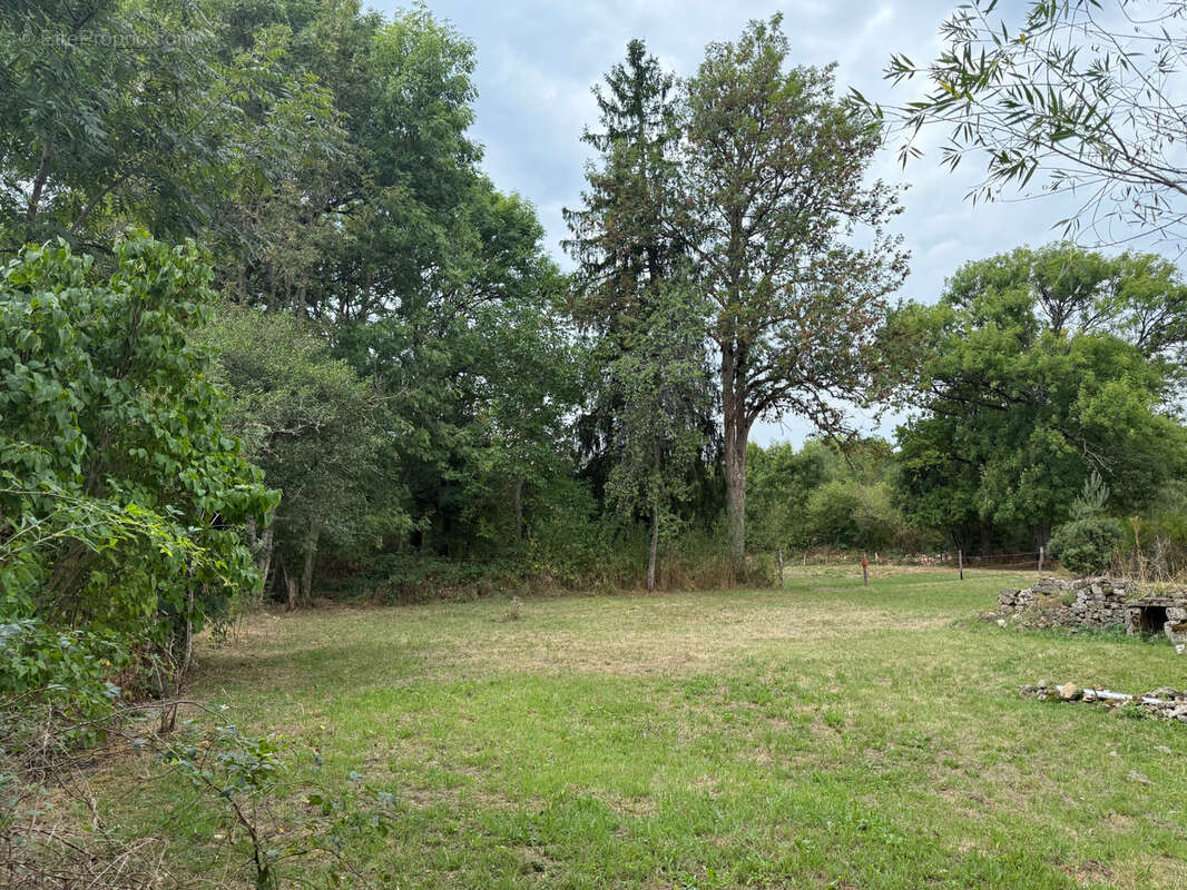 Maison à SAINT-JULIEN-LA-GENESTE