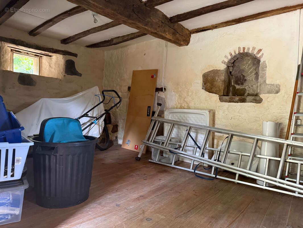 Maison à SAINT-JULIEN-LA-GENESTE