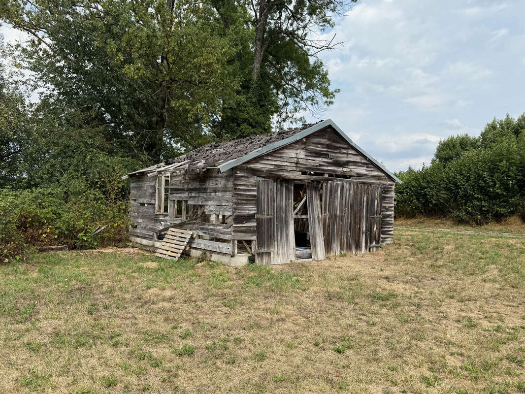 Maison à SAINT-JULIEN-LA-GENESTE