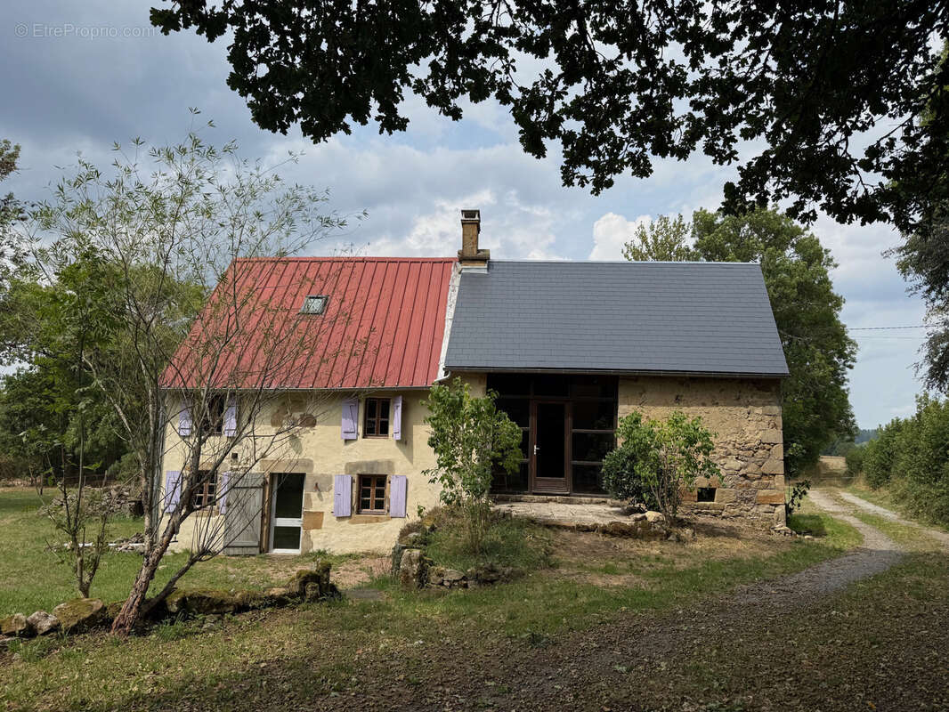 Maison à SAINT-JULIEN-LA-GENESTE