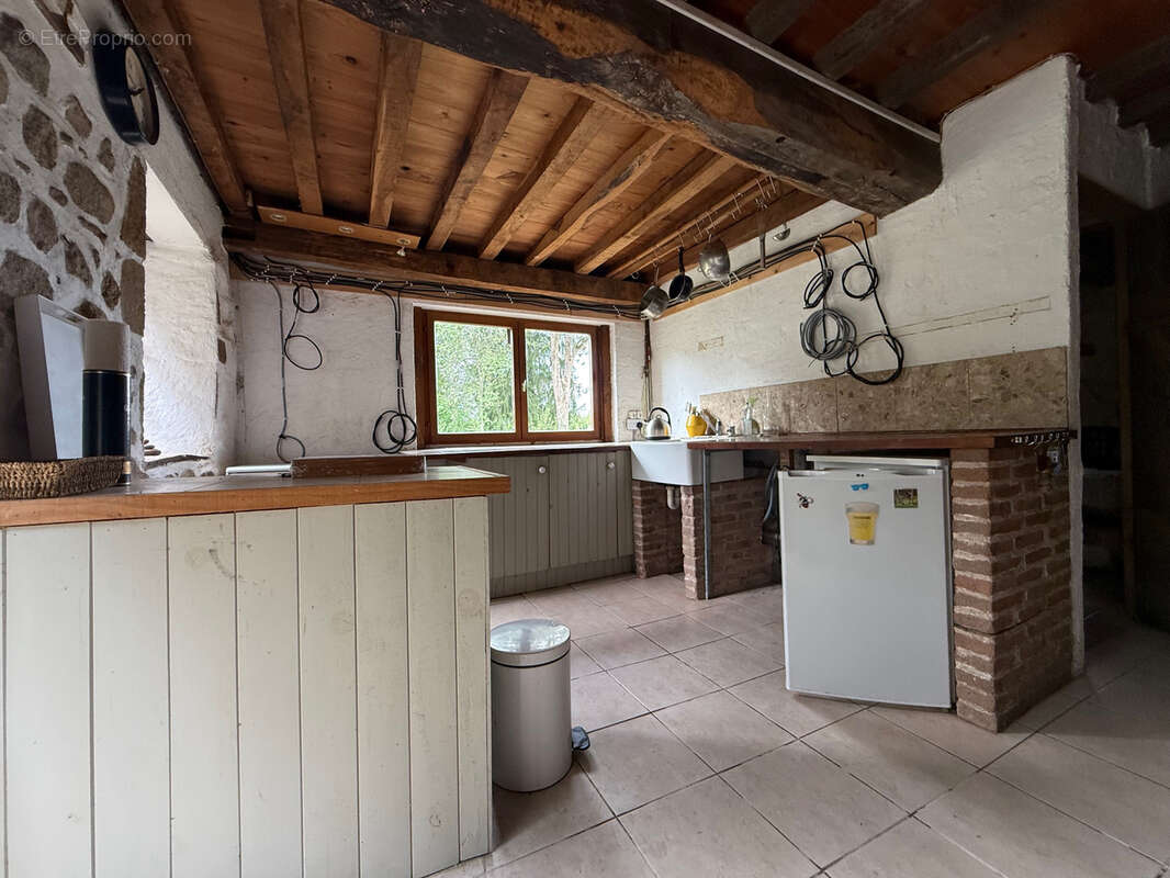 Maison à SAINT-JULIEN-LA-GENESTE