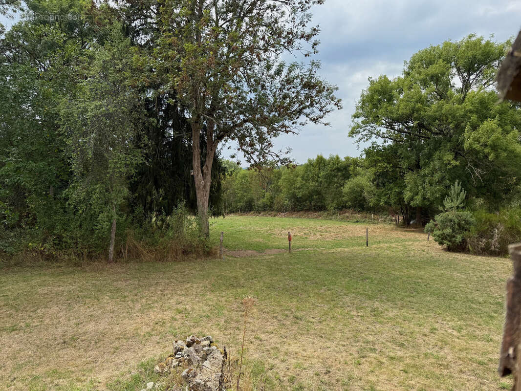 Maison à SAINT-JULIEN-LA-GENESTE
