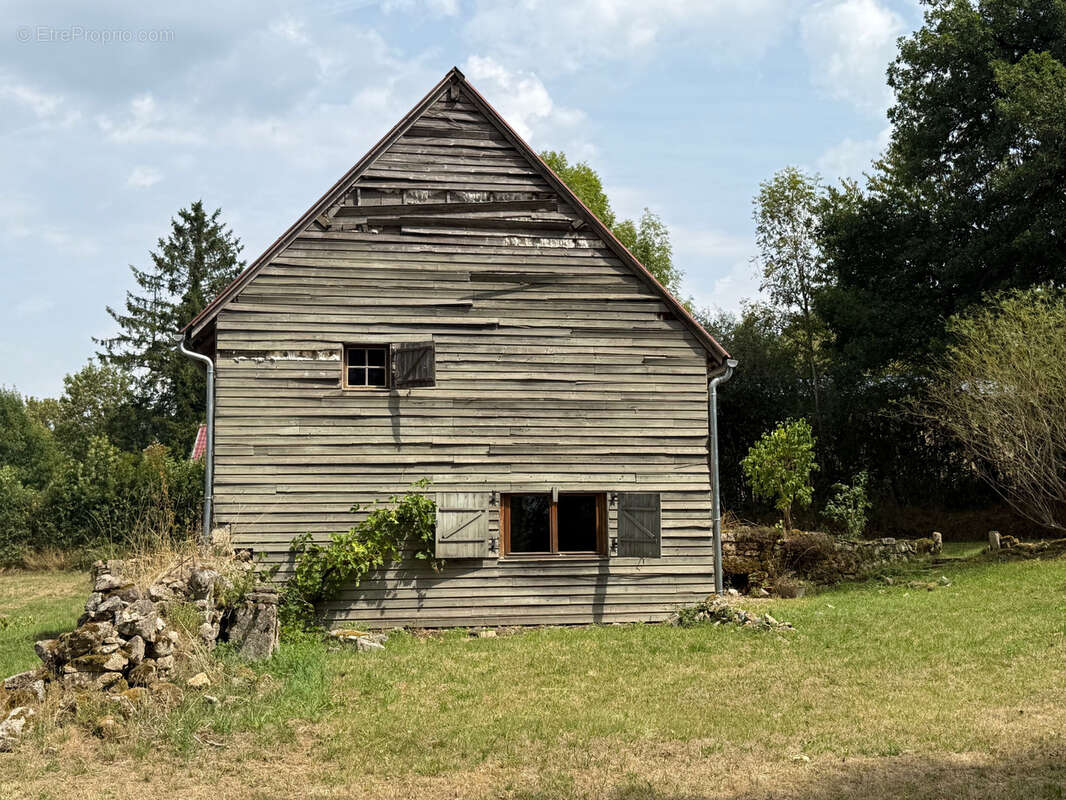 Maison à SAINT-JULIEN-LA-GENESTE