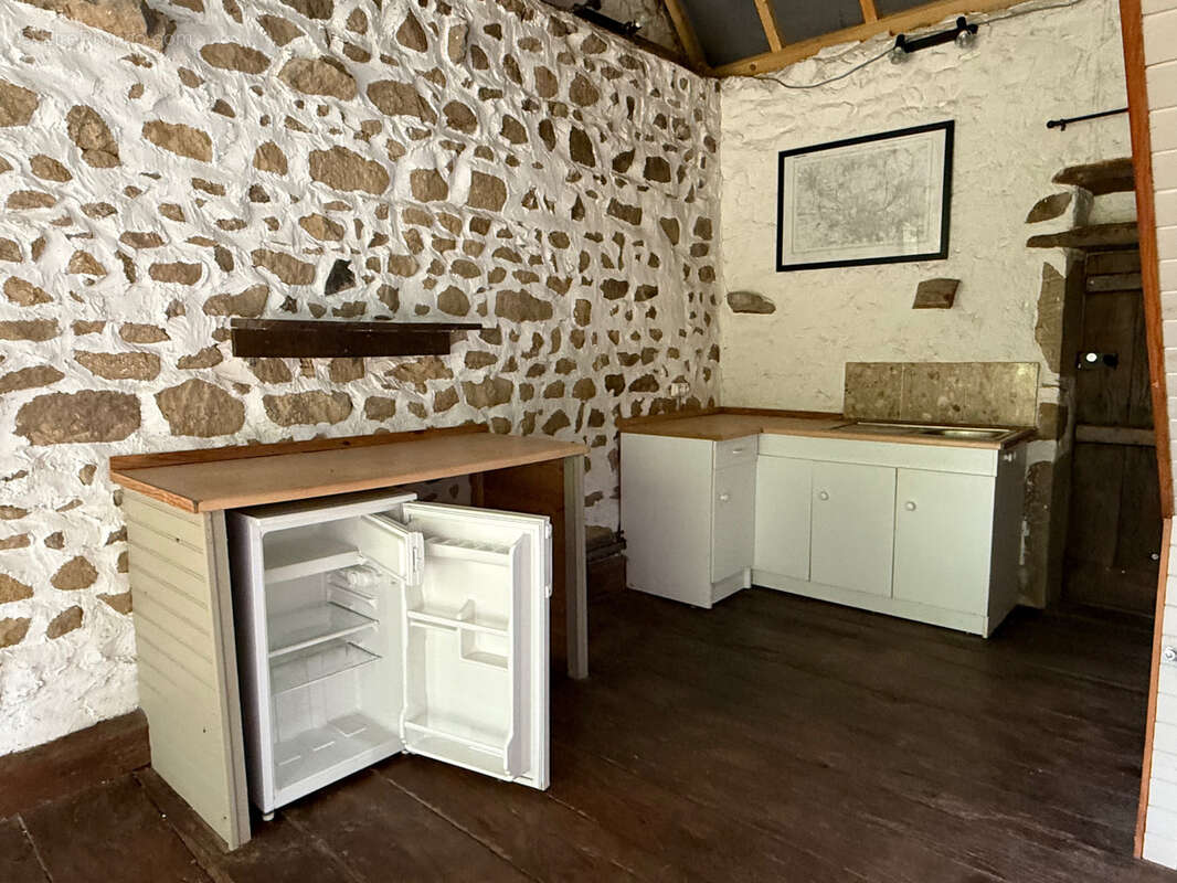 Maison à SAINT-JULIEN-LA-GENESTE