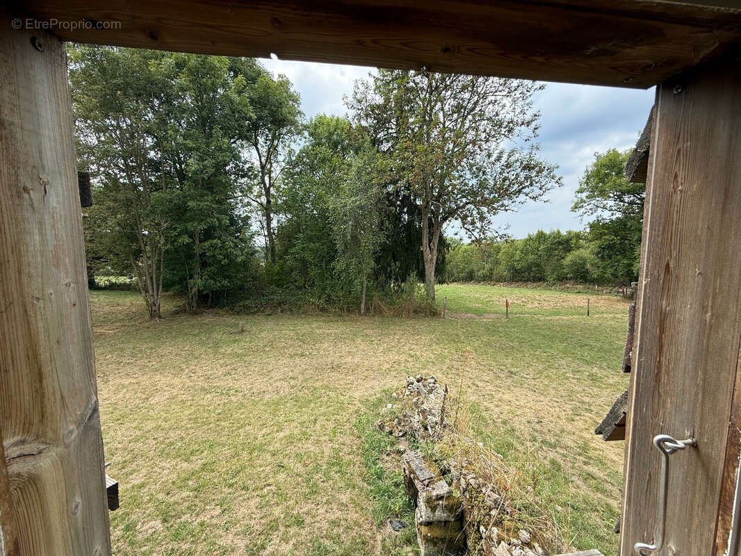 Maison à SAINT-JULIEN-LA-GENESTE