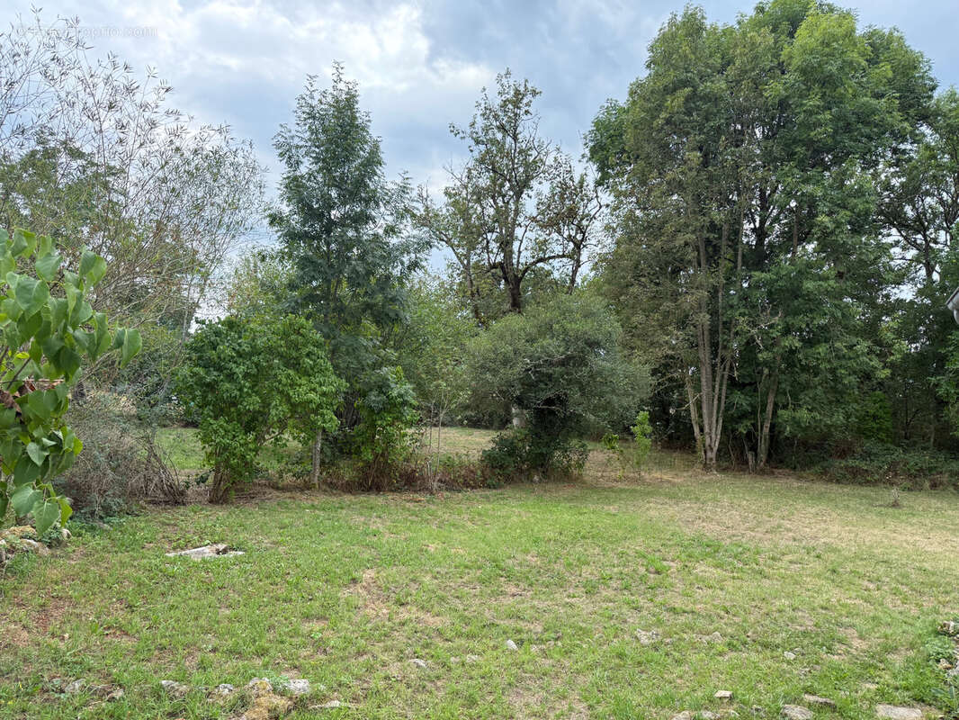 Maison à SAINT-JULIEN-LA-GENESTE